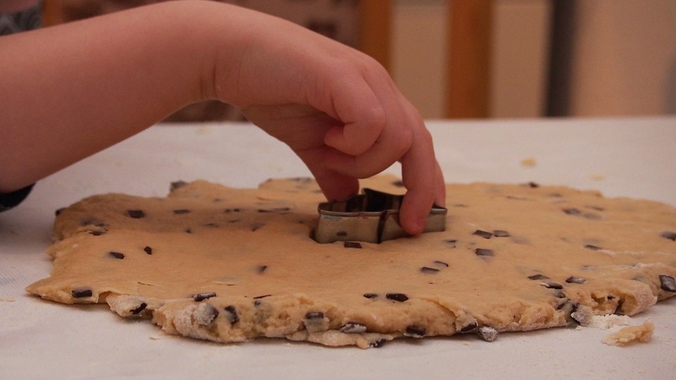 Developing toddlers fine motor skills Cooking with toddlers